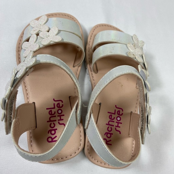 Girls strappy Dress Shoes w/Flowers - Picture 2 of 5